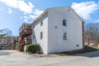 598-604 Worcester St in Southbridge, MA - Foto de edificio - Building Photo