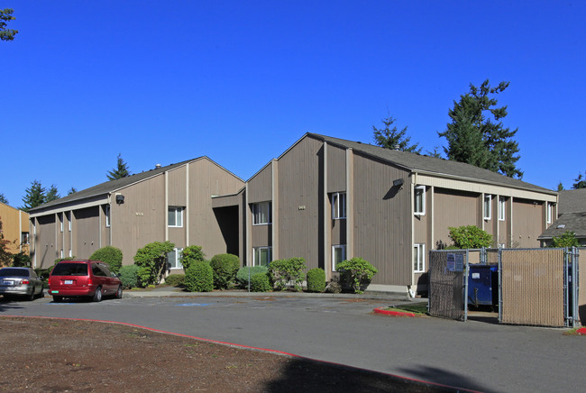 Parkside Apartments in Everett, WA - Building Photo - Building Photo