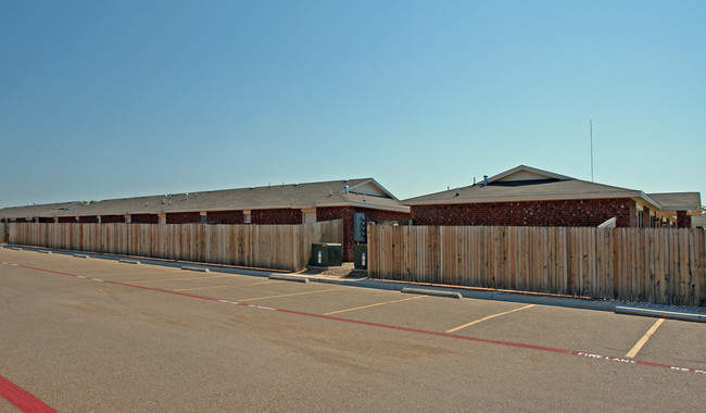 Greenwood Cove Apartments in Lubbock, TX - Foto de edificio - Building Photo