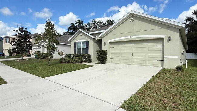 36110 Jenny Lynne Cir in Zephyrhills, FL - Building Photo - Building Photo