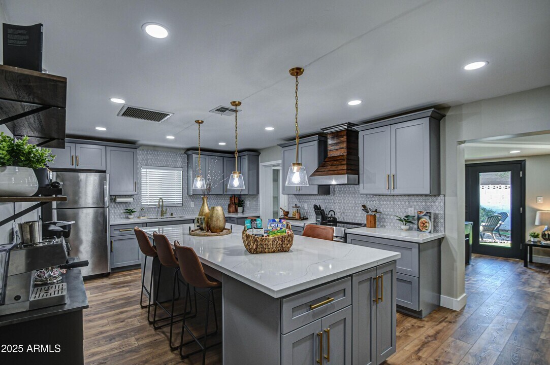 8325 E Granada Rd in Scottsdale, AZ - Building Photo