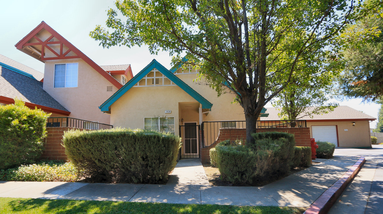 Humphrey Place in Suisun City, CA - Building Photo