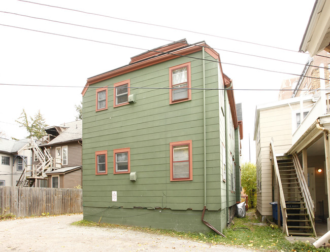 805 E Huron St in Ann Arbor, MI - Foto de edificio - Building Photo