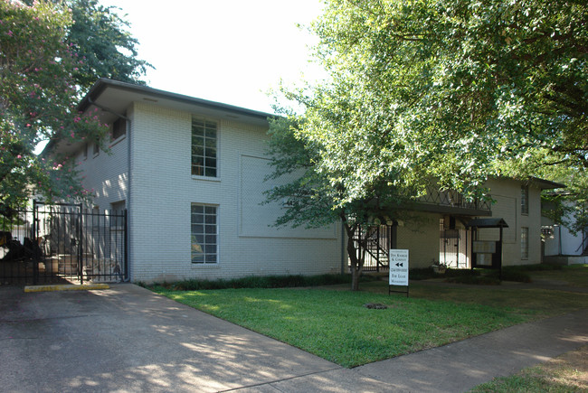 Sandia Park in Dallas, TX - Building Photo - Building Photo