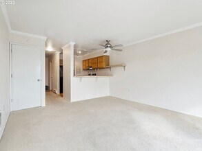 3473 SW Barbur Blvd in Portland, OR - Foto de edificio - Building Photo