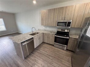 1636 S Razorback Rd in Fayetteville, AR - Building Photo - Building Photo