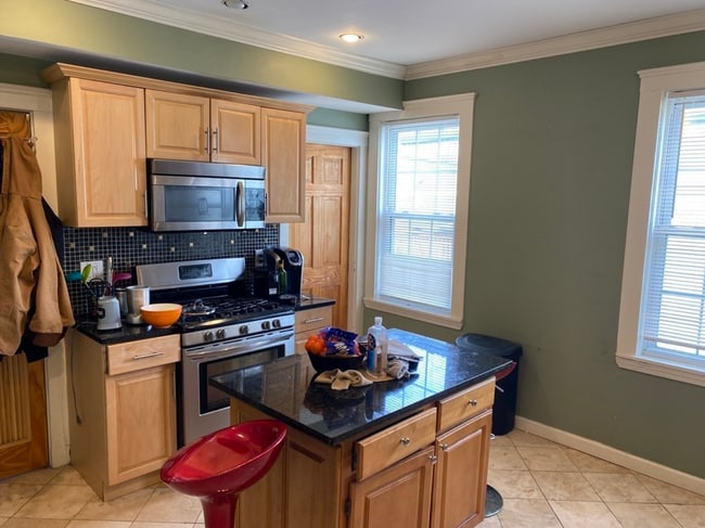 19 Pleasant St, Unit 2