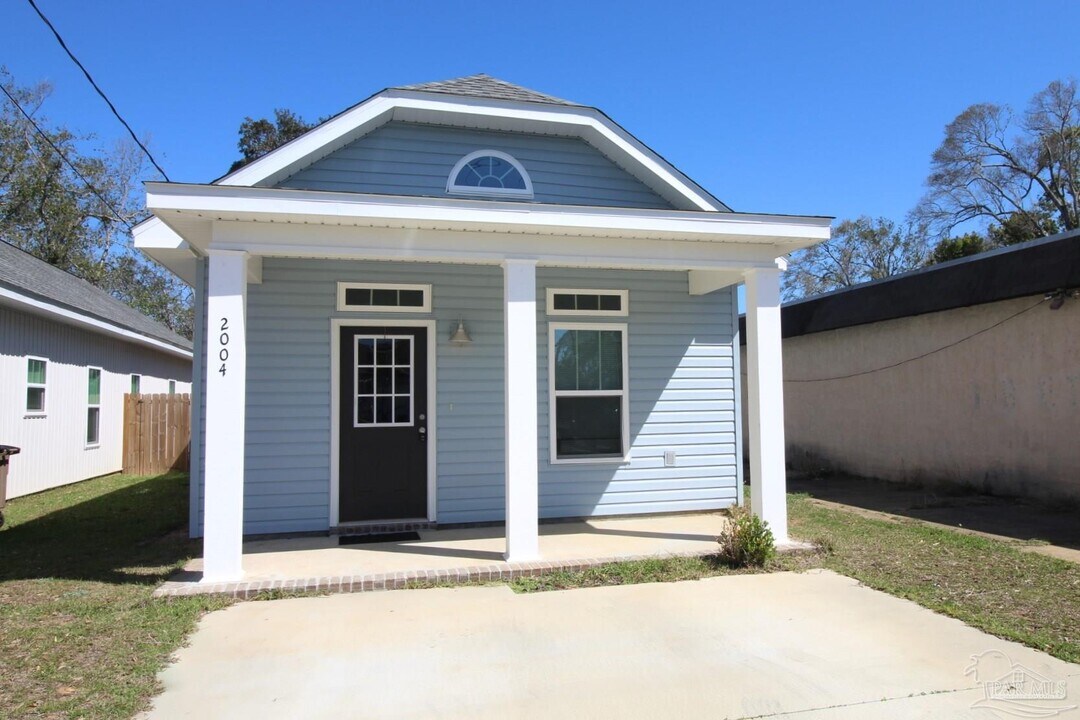 2004 W Government St in Pensacola, FL - Building Photo