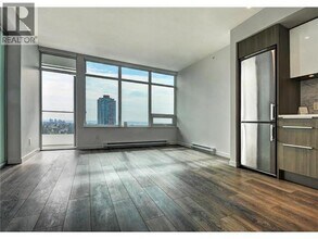 6461 Telford Ave in Burnaby, BC - Building Photo - Building Photo