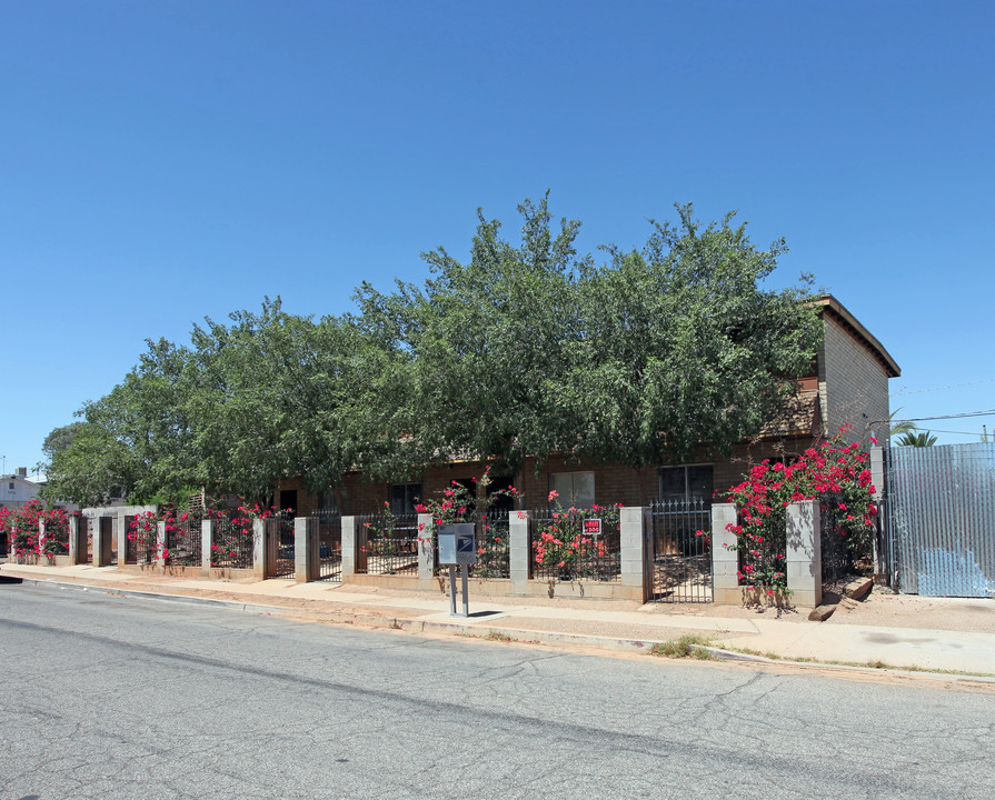 2201 N 9th Ave in Tucson, AZ - Foto de edificio