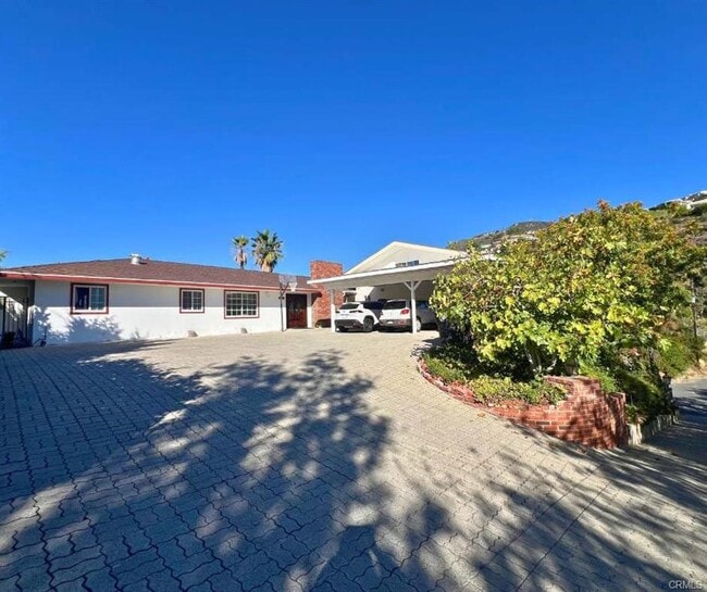 property at 1624 Glenmont Dr