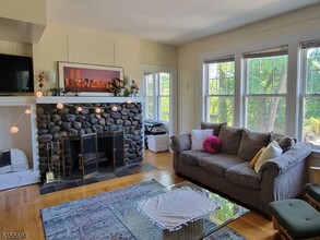 30 Walnut Pkwy in Montclair, NJ - Building Photo - Building Photo