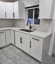 38 Edmund Rd in West Park, FL - Building Photo - Building Photo