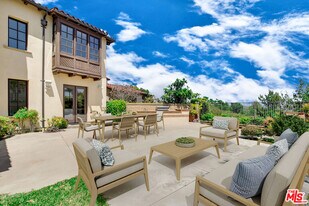 24 Still Water in Newport Beach, CA - Building Photo