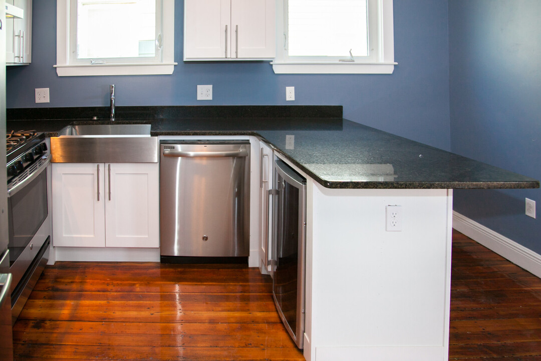 376 Prospect St, Unit 1 in Cambridge, MA - Building Photo