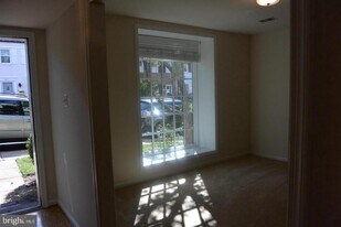 6750 Towne Lane Rd in McLean, VA - Building Photo