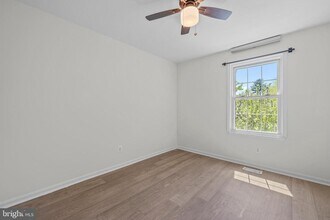 1095 Travis Ln in Gaithersburg, MD - Building Photo - Building Photo