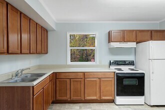 3516 4 Seasons Dr in Durham, NC - Building Photo - Building Photo