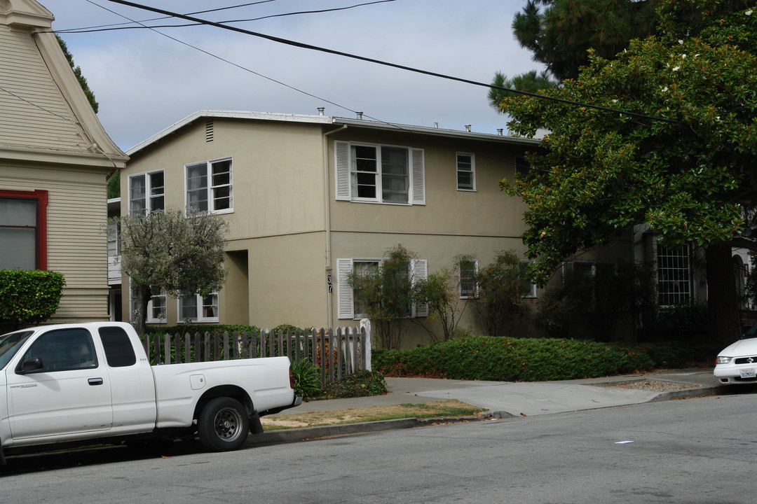 37 Lorton Ave in San Mateo, CA - Building Photo