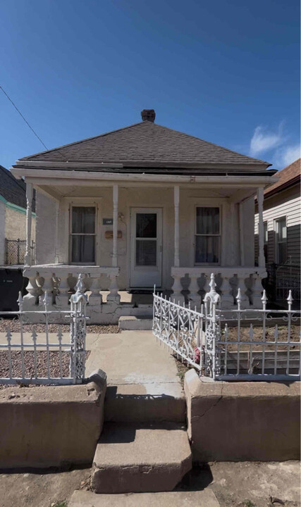 1217 Taylor Ave in Pueblo, CO - Foto de edificio