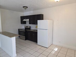 1034 NW 1st Ave, Unit 1 in Fort Lauderdale, FL - Foto de edificio - Building Photo