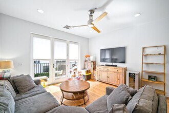1200 Grand St in Hoboken, NJ - Foto de edificio - Building Photo