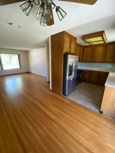 6321 Leola Way in Sacramento, CA - Building Photo - Building Photo