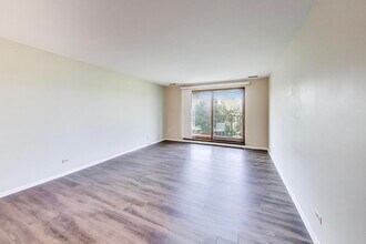 1200 W Northwest Hwy in Mount Prospect, IL - Building Photo - Building Photo