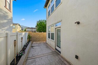 31853 Red Pine Way in Temecula, CA - Building Photo - Building Photo