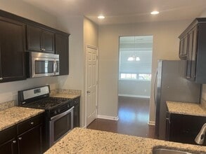 8156 Ronda Dr in North Charleston, SC - Building Photo - Building Photo