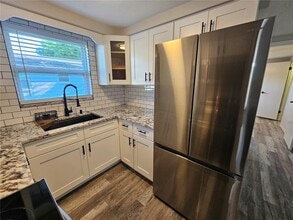 4849 Camphor Ave in Sarasota, FL - Building Photo - Building Photo