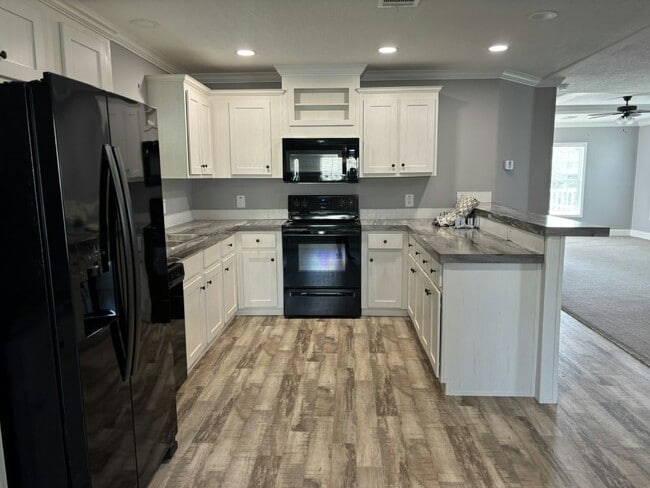 364 Hague St in North Fort Myers, FL - Building Photo - Building Photo