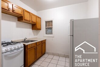 4854 N Damen Ave, Unit 002 in Chicago, IL - Building Photo - Building Photo