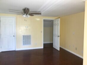 259 Madison Blvd, Unit B in Nashville, TN - Foto de edificio - Building Photo