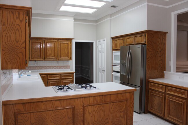 1911 Hidden Cove Ct in League City, TX - Building Photo - Building Photo