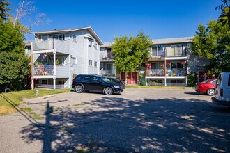 4307 75 St NW in Calgary, AB - Building Photo - Building Photo