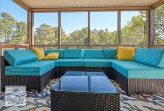 212 Topsail Watch Dr in Hampstead, NC - Building Photo - Building Photo