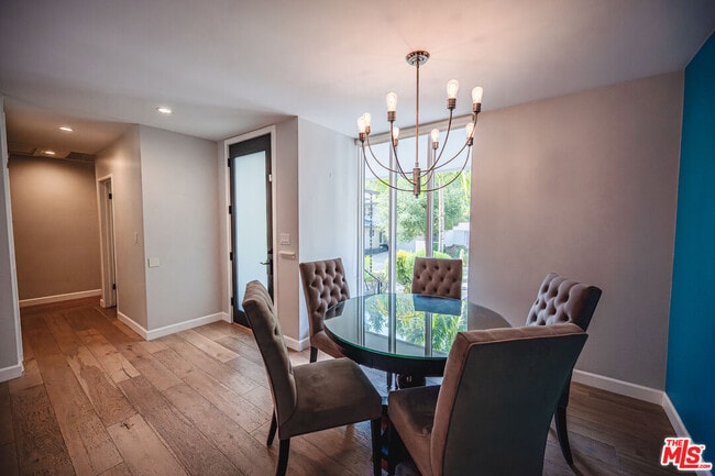 3116 Beachwood Dr in Los Angeles, CA - Building Photo - Building Photo