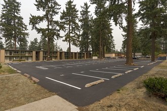 Ridgewood Apartments in Lakewood, WA - Building Photo - Building Photo