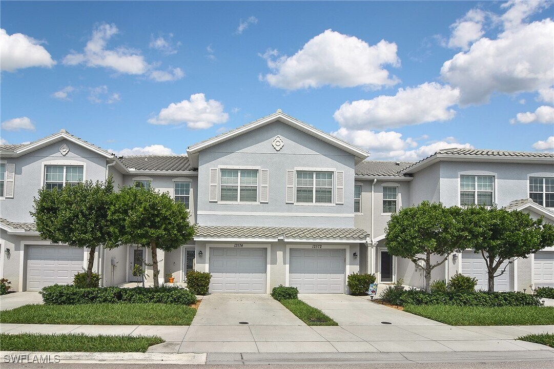 12574 Westhaven Way in Ft. Myers, FL - Building Photo