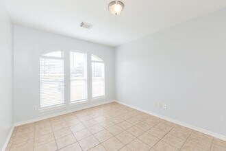 7615 Greenwood Point Dr in Cypress, TX - Building Photo - Building Photo