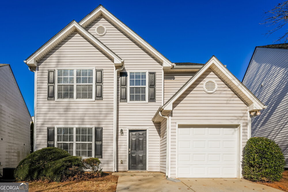 384 Clearsprings Dr in Lawrenceville, GA - Building Photo
