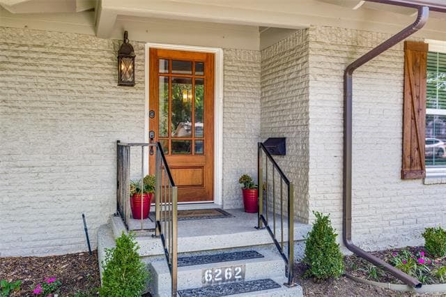 property at 6262 Lafayette Way