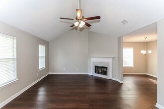 8450 Kimberly Rose Dr in Memphis, TN - Building Photo - Building Photo