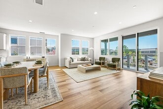 212 Wakeful Wy in Rohnert Park, CA - Building Photo - Building Photo