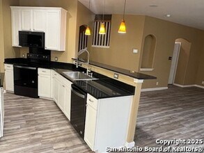 4408 Pinehurst Mesa in San Antonio, TX - Building Photo - Building Photo