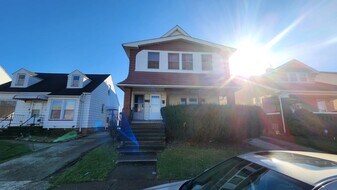 11120 Wadsworth Ave in Garfield Heights, OH - Building Photo