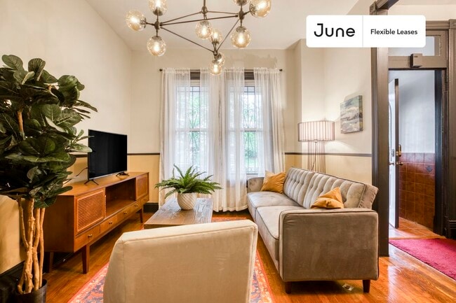 735 Girard St NW