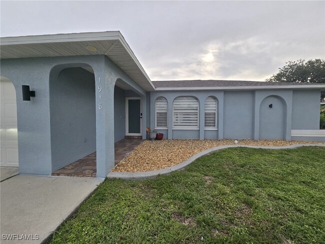 1918 SE 5th Ct in Cape Coral, FL - Building Photo - Building Photo