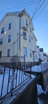 358 Weeden St in Pawtucket, RI - Building Photo
